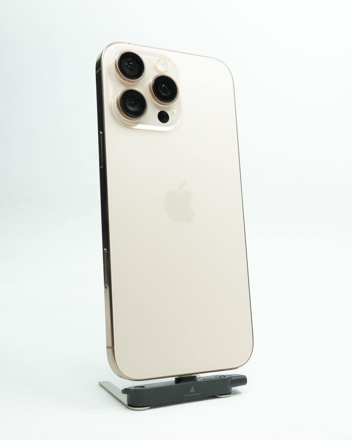 iPhone 16 Pro Max en Desert Titanium